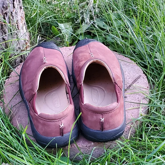 Keen Brown and Black Mules with Protective Toe Cap - Picture 5 of 5